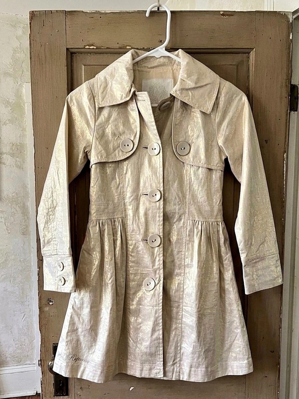 Girl’s Elegant Metallic Shimmer Trench Coat, size 9/10